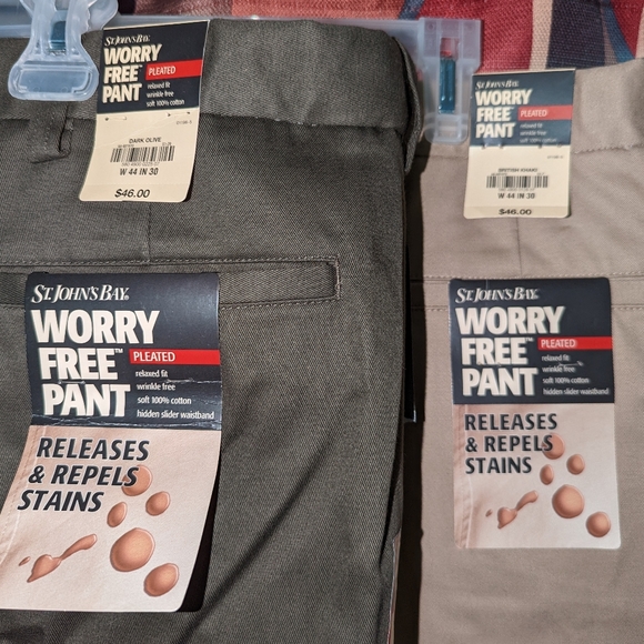 St. John's Bay pleated, worry free - Picture 2 of 2